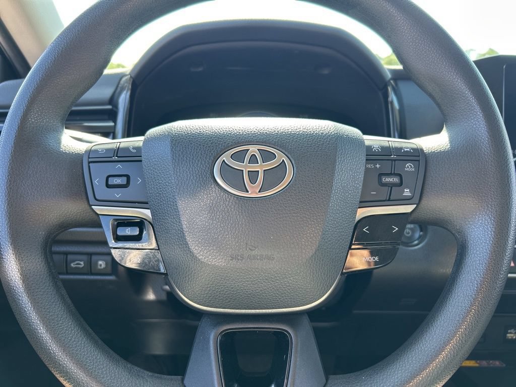 Used 2025 Toyota Camry LE FWD image 22