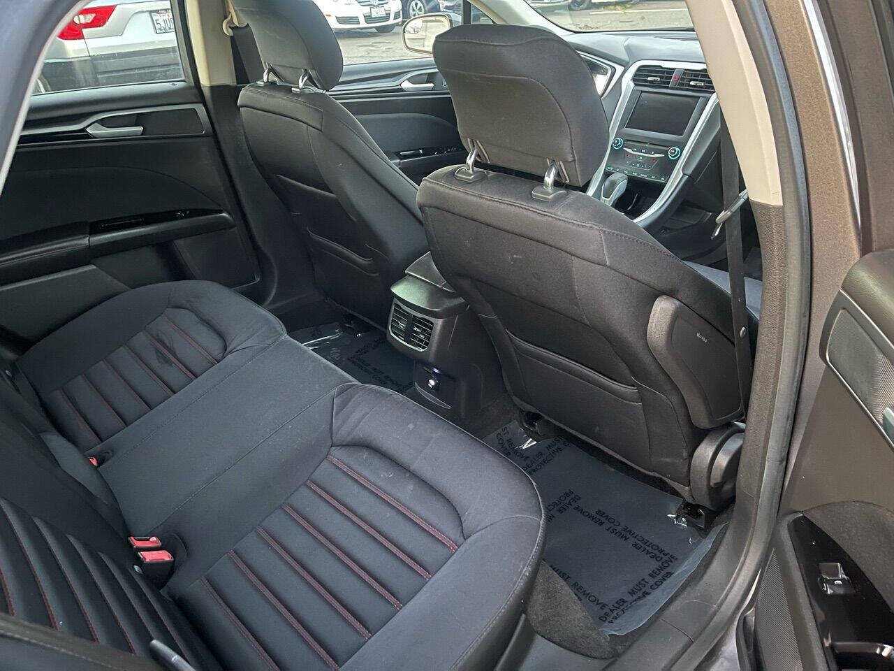 Used 2014 Ford Fusion SE FWD image 17