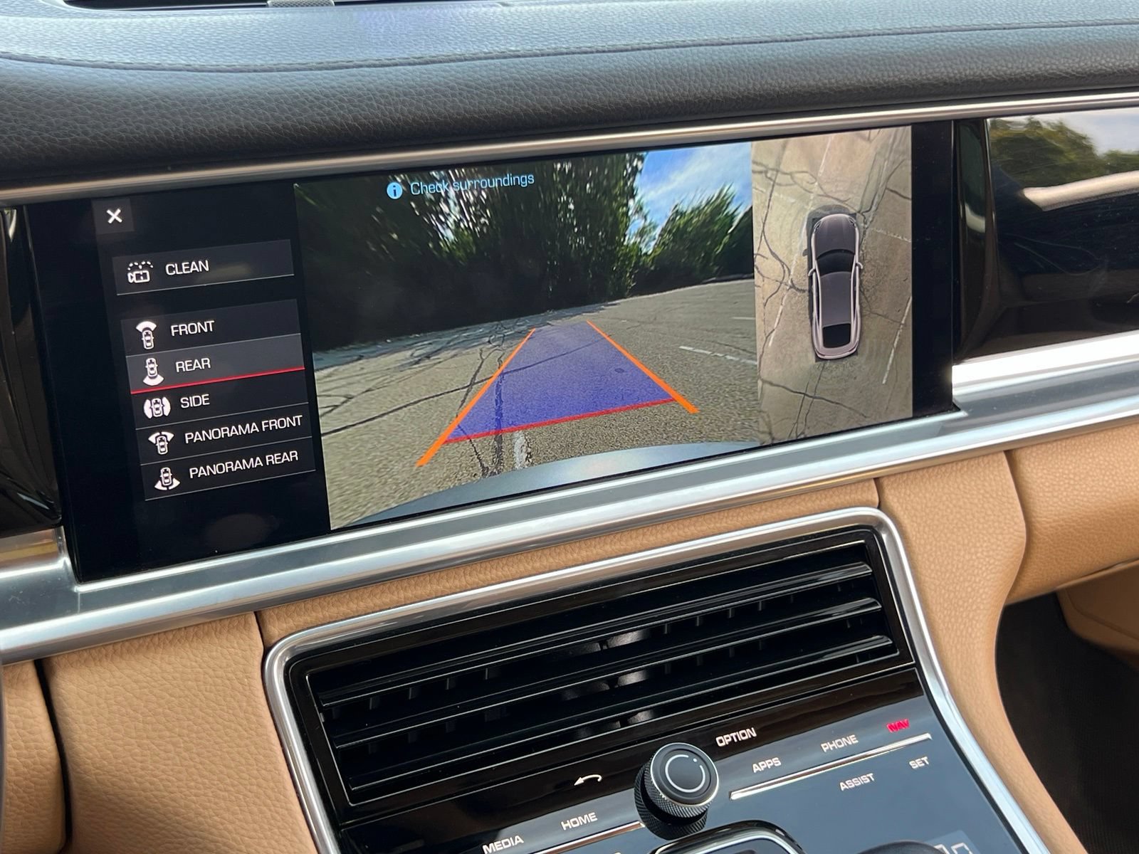 Certified 2020 Porsche Panamera 4 AWD/4WD image 30