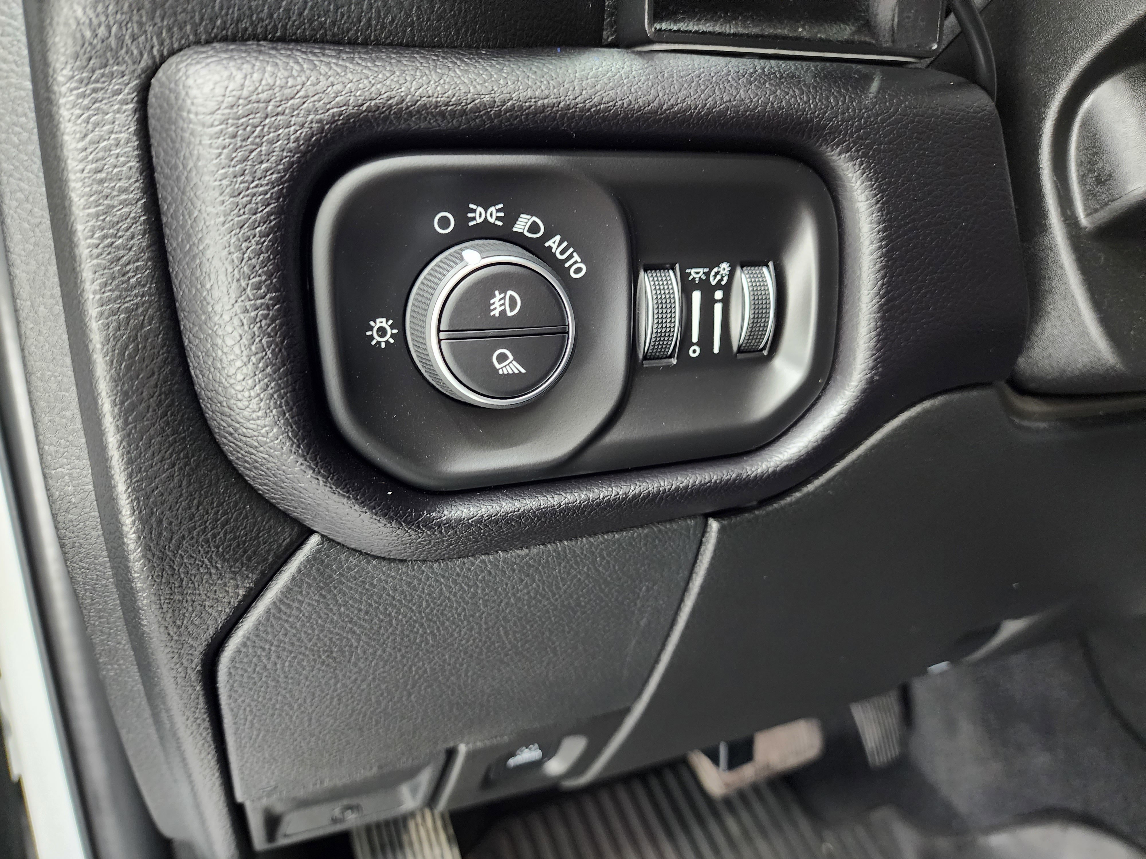 Used 2021 RAM 3500 Laramie w/ Night Edition image 46