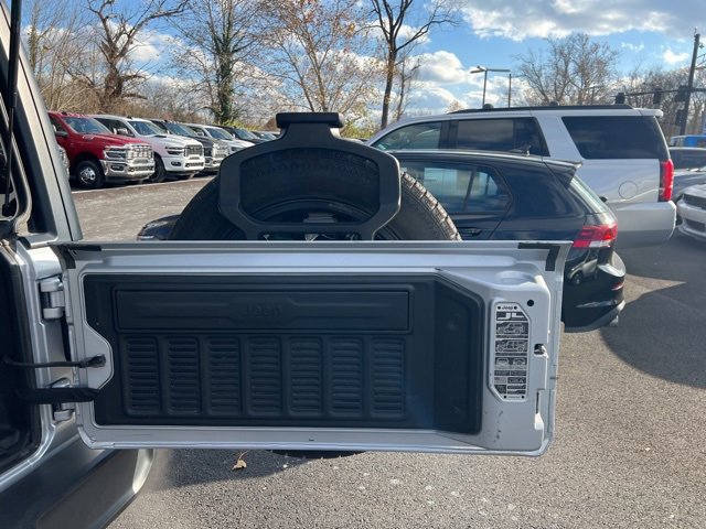 Used 2023 Jeep Wrangler Unlimited Sahara image 18