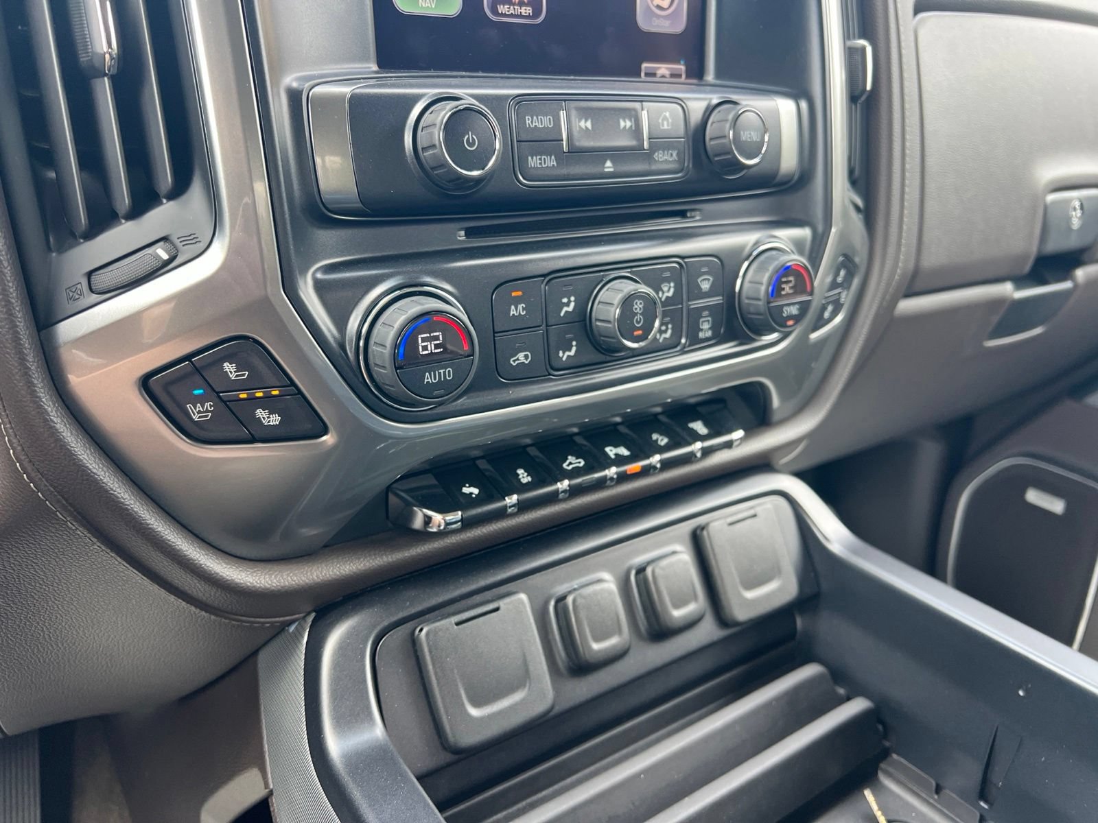 Used 2015 Chevrolet Silverado 2500 LTZ w/ Duramax Plus Package AWD/4WD image 17