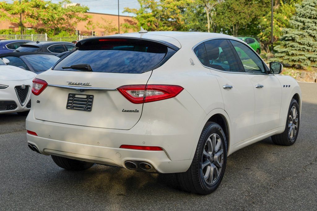 Used 2019 Maserati Levante Base image 7