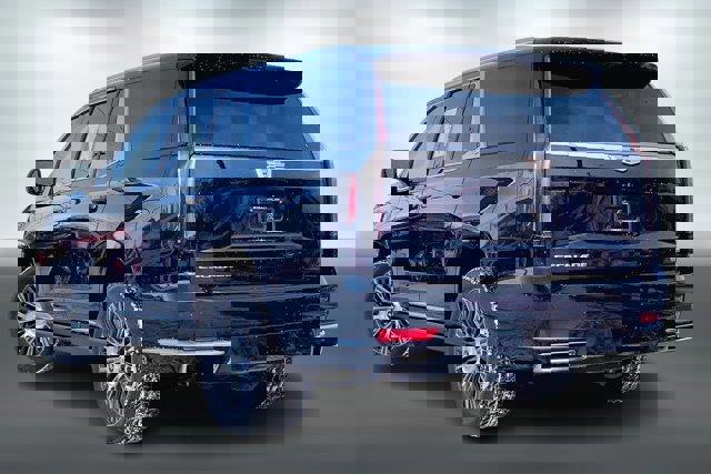 Used 2023 Cadillac Escalade Premium Luxury w/ Performance Package image 10