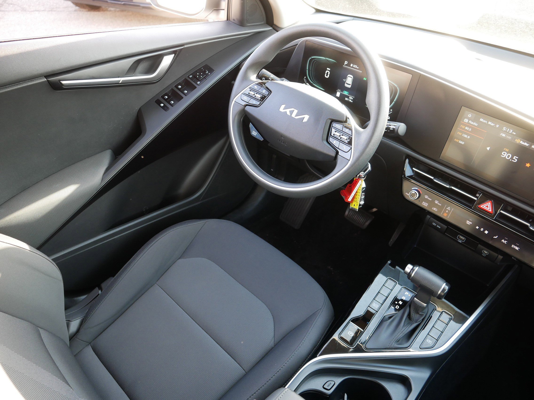 Certified 2024 Kia Niro LX image 9