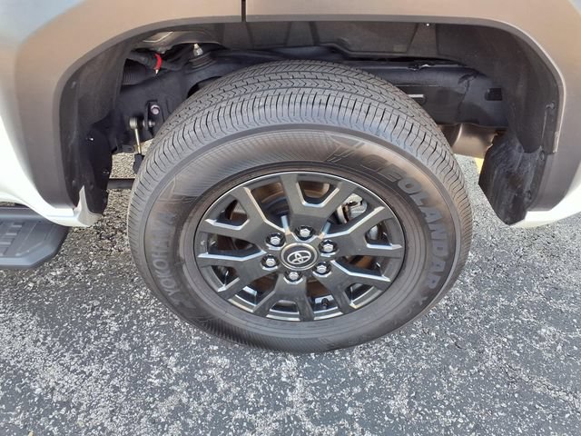 Used 2025 Toyota 4Runner SR5 AWD/4WD image 44