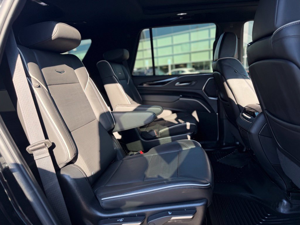 Used 2023 Cadillac Escalade Sport AWD/4WD image 11