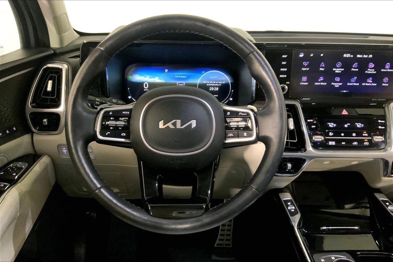 Used 2023 Kia Sorento SX Prestige w/ Panoramic Sunroof Package AWD/4WD image 5