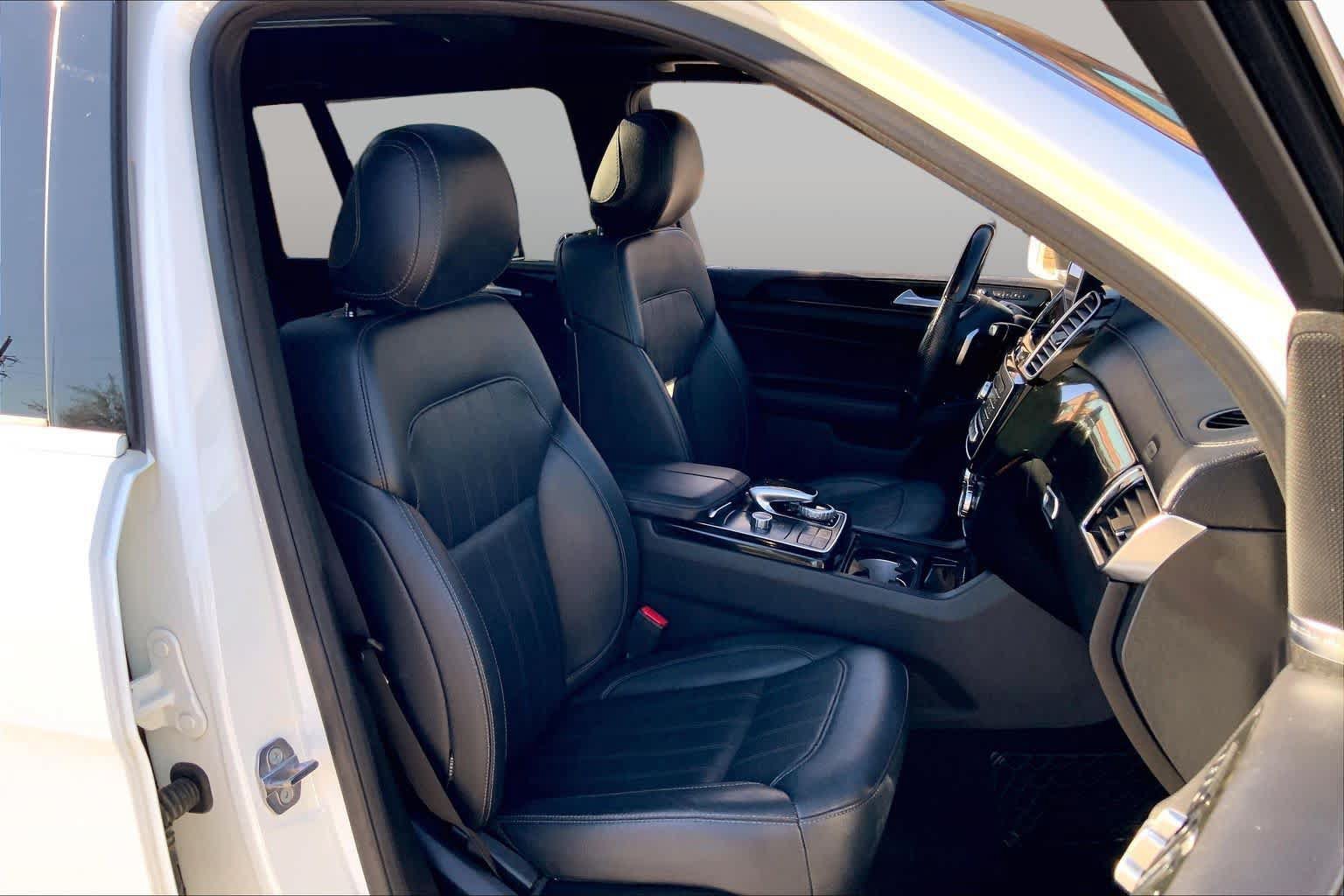 Used 2019 Mercedes-Benz GLS 450 4MATIC image 9