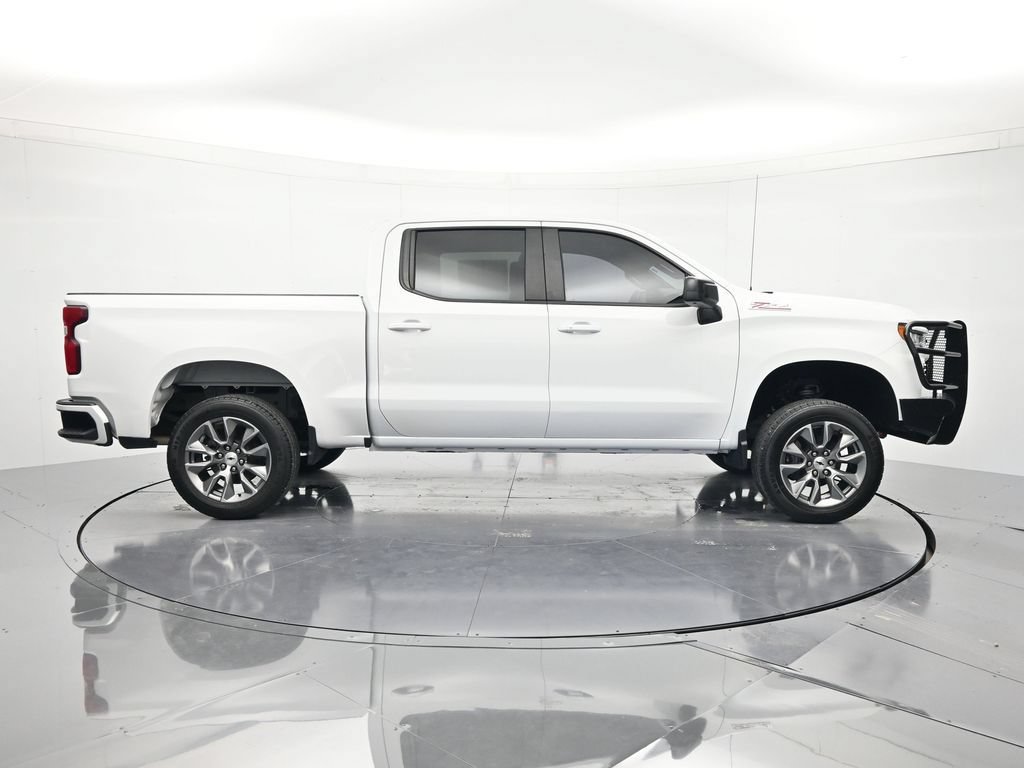 Used 2022 Chevrolet Silverado 1500 RST w/ Z71 Off-Road Package AWD/4WD image 4