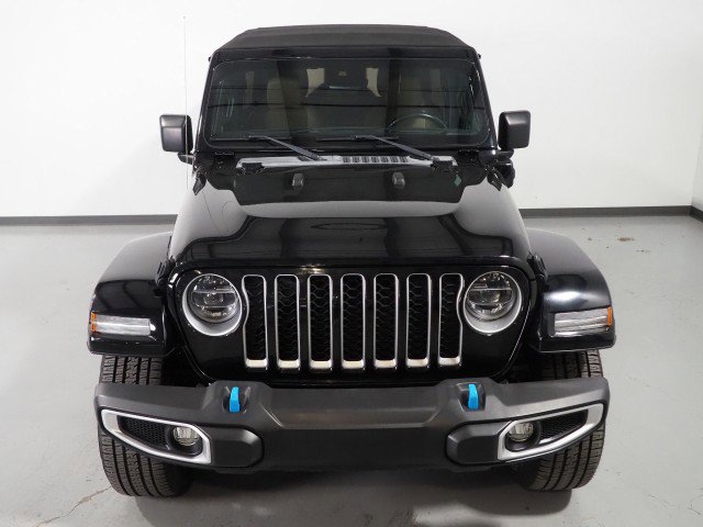 Used 2022 Jeep Wrangler Unlimited Sahara w/ Safety Group image 11