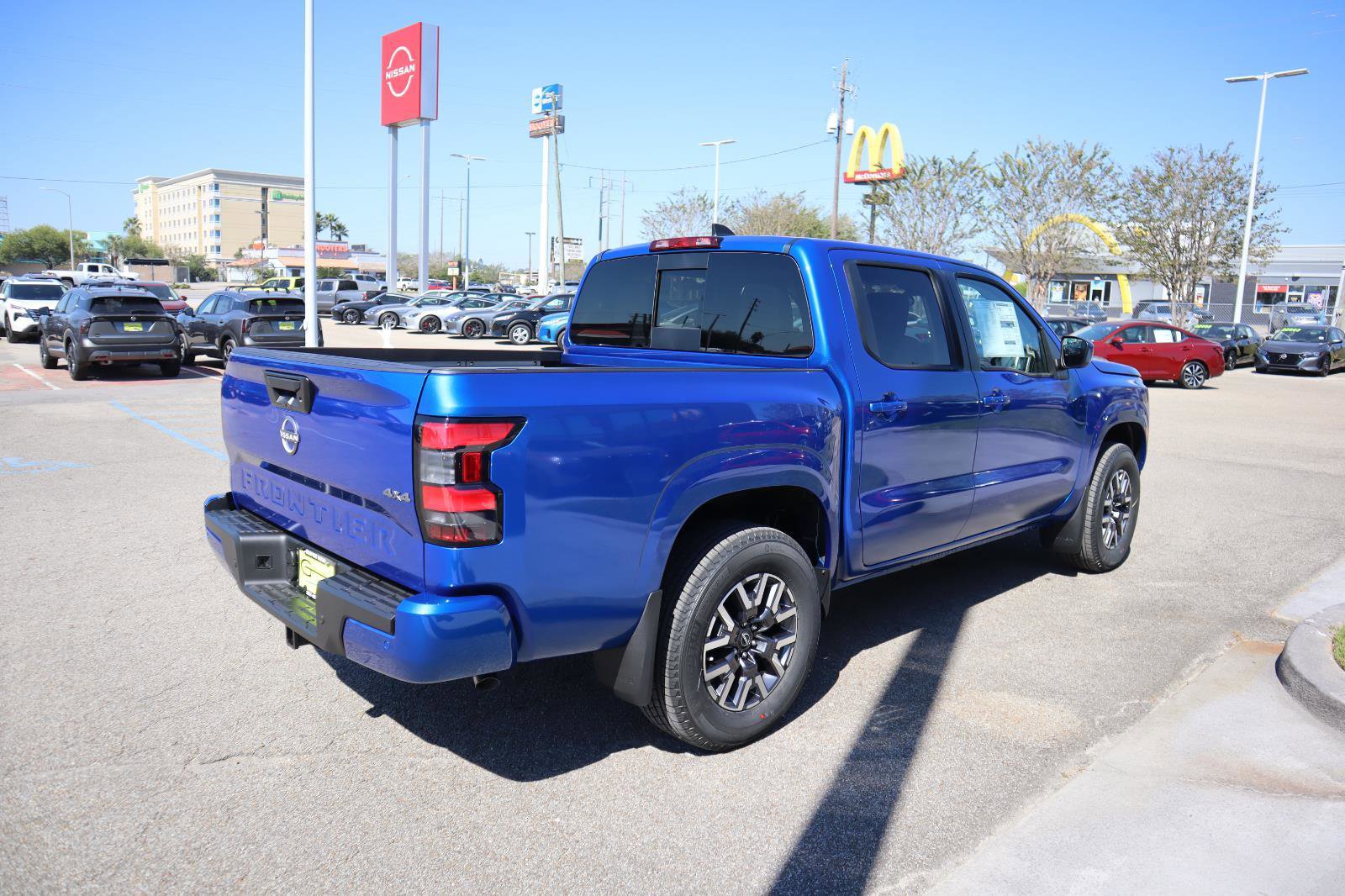 New 2026 Nissan Frontier 4x4 Crew Cab image 12