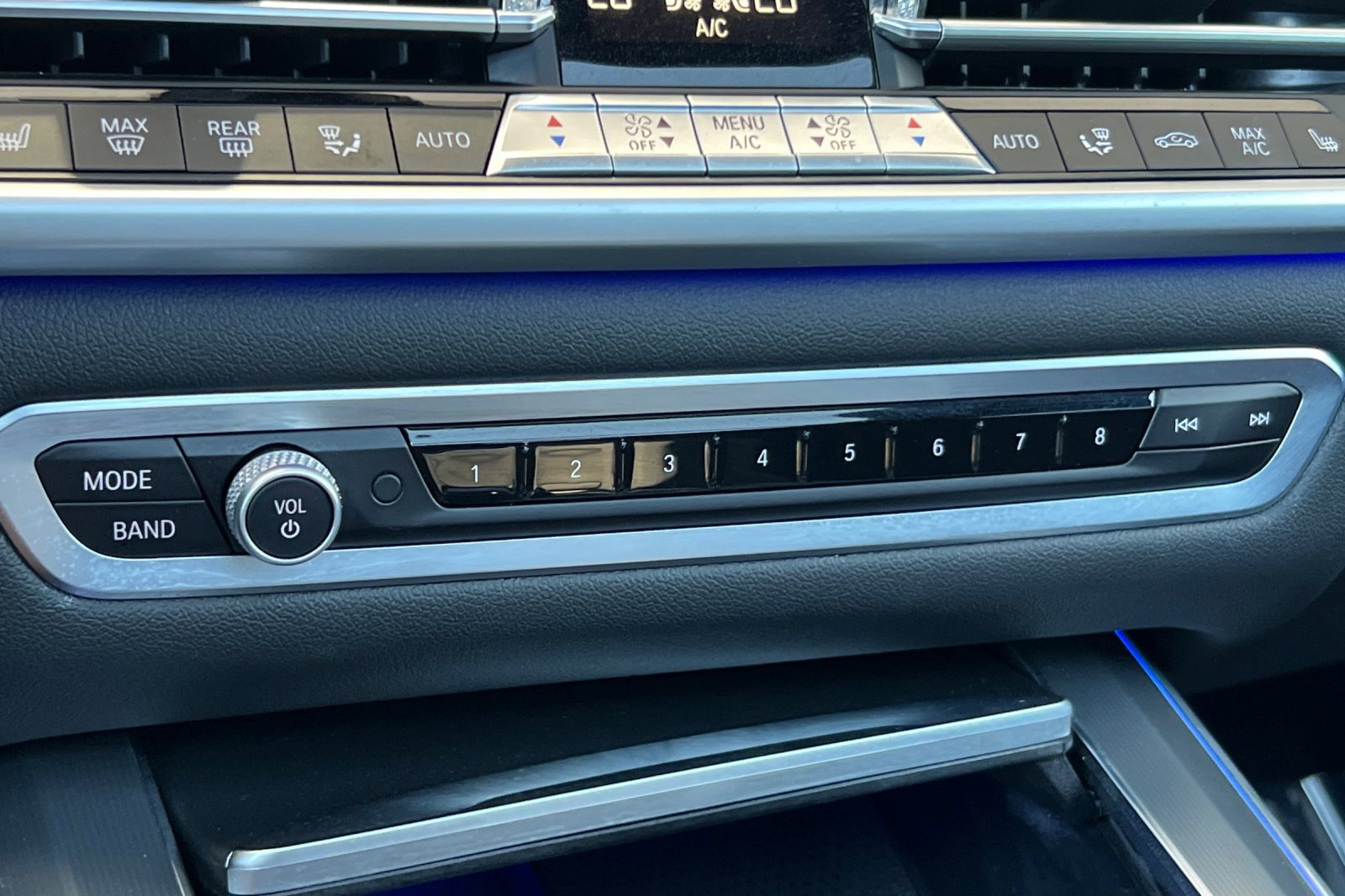 Used 2022 BMW X5 sDrive40i w/ Parking Assistance Package image 29