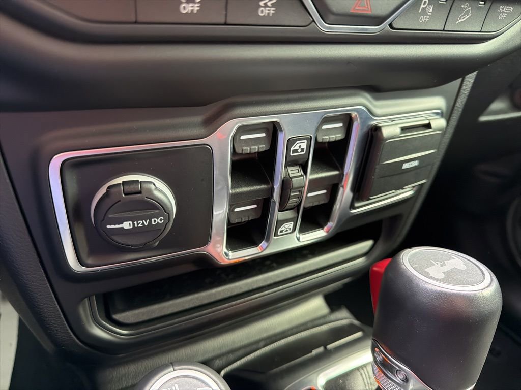 Used 2021 Jeep Wrangler Unlimited Sahara image 32