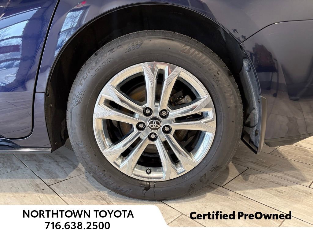 Used 2023 Toyota Sienna Platinum AWD/4WD image 9