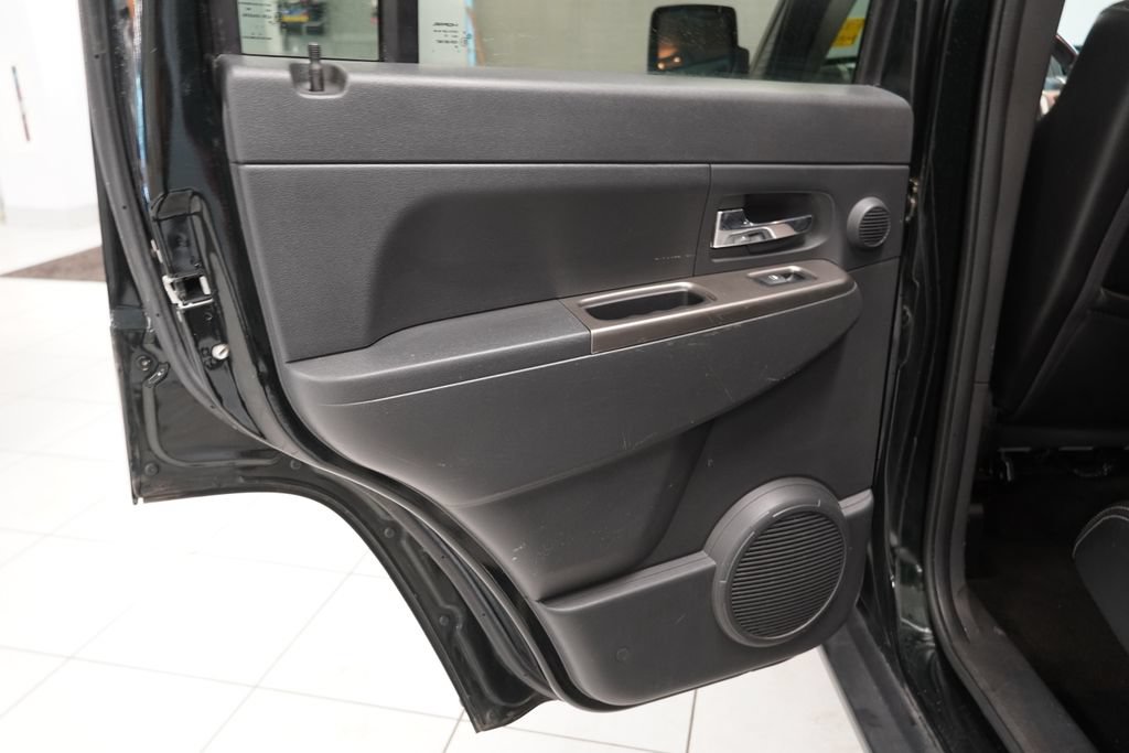 Used 2012 Jeep Liberty Limited Jet w/ Comfort/Convenience Group AWD/4WD image 27
