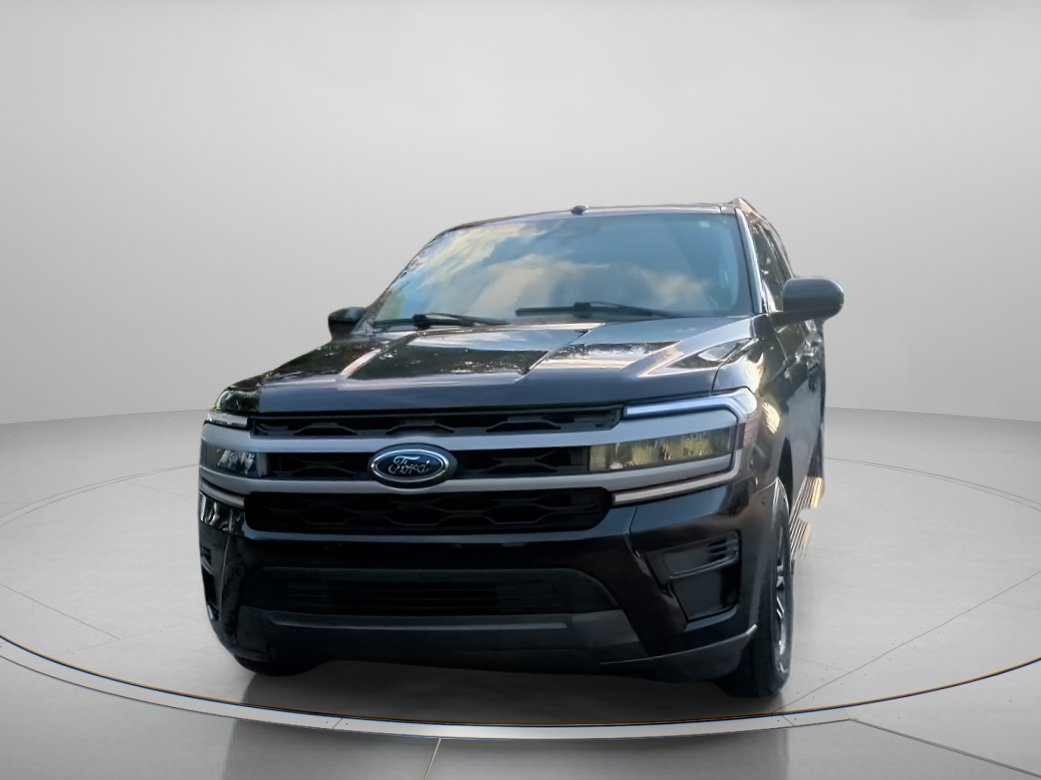 Certified 2024 Ford Expedition XLT RWD image 7