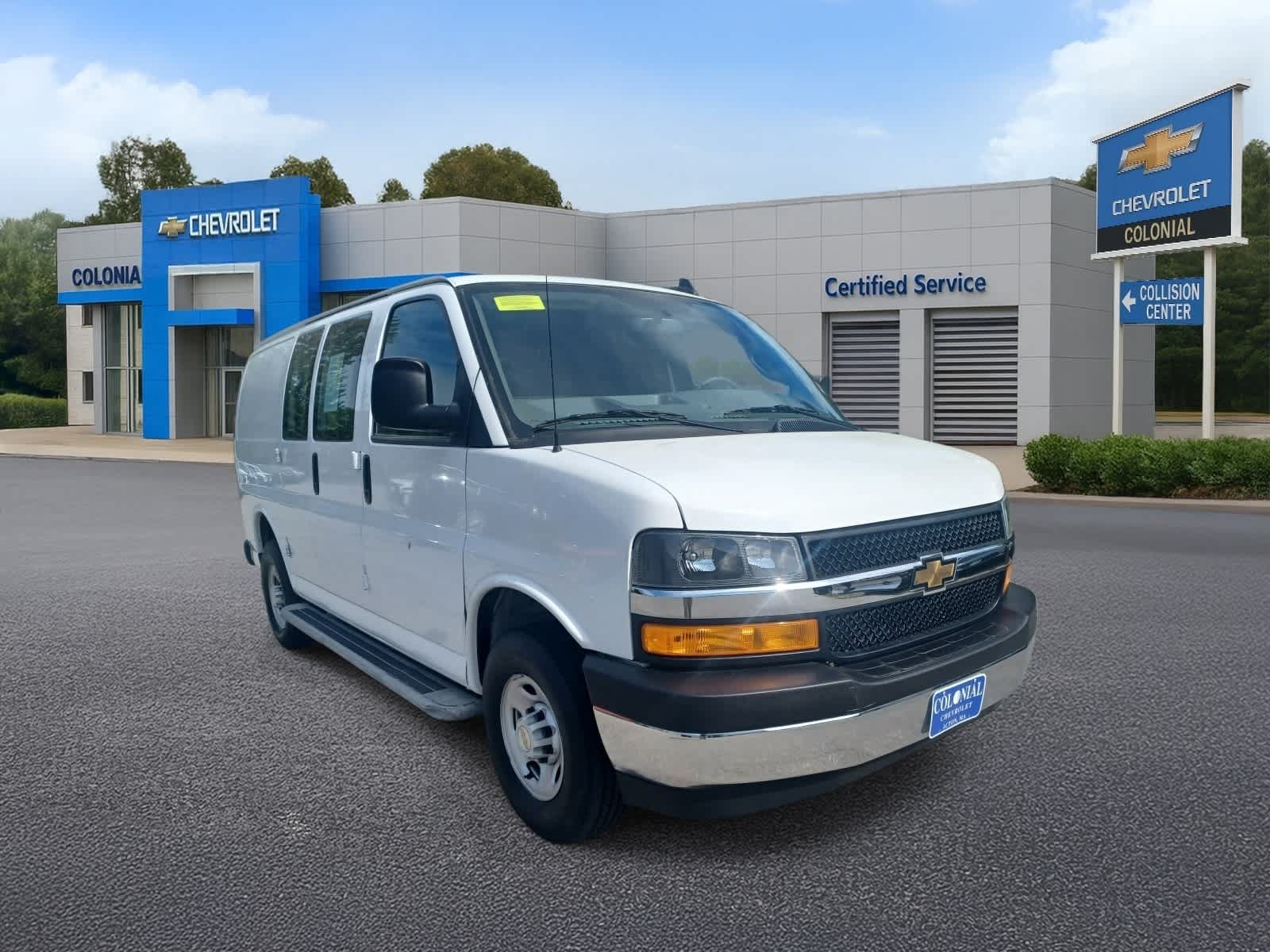 Used 2024 Chevrolet Express 2500 w/ Driver Convenience Package RWD image 2