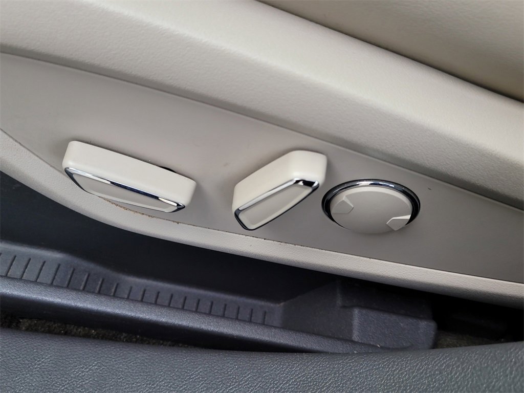 Used 2019 Lincoln Nautilus Reserve image 18