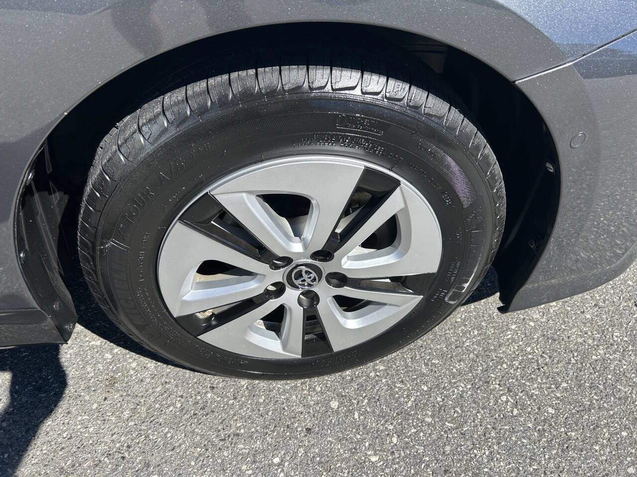 Used 2017 Toyota Prius Two image 15