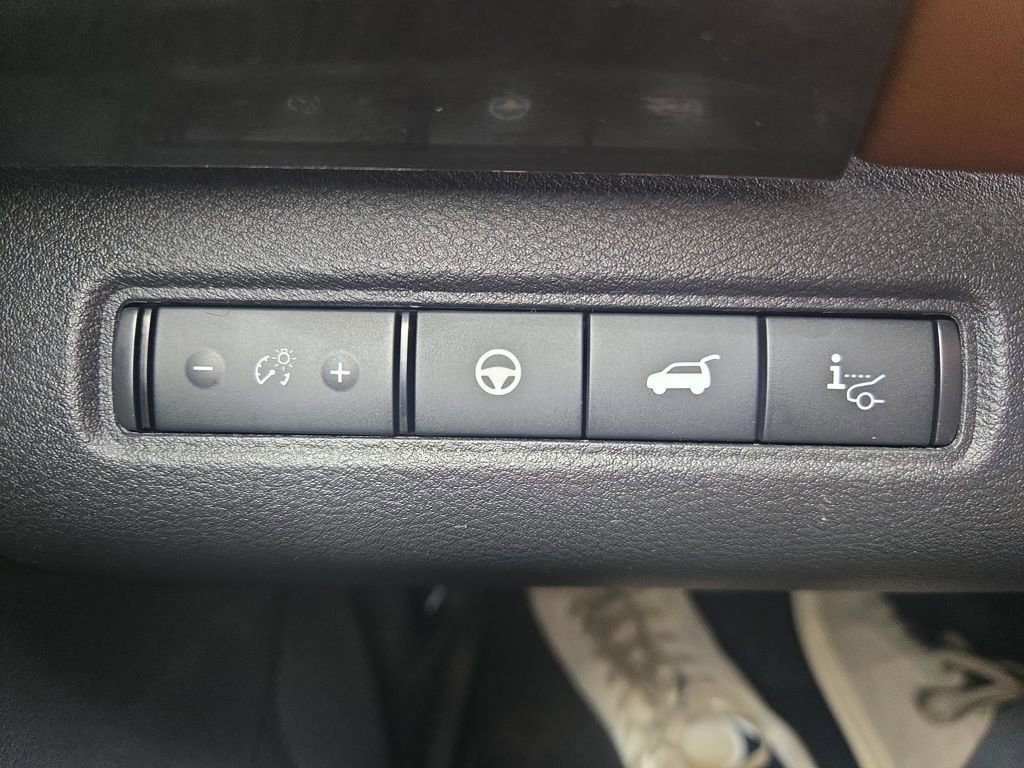 New 2026 Nissan Pathfinder Platinum FWD image 16