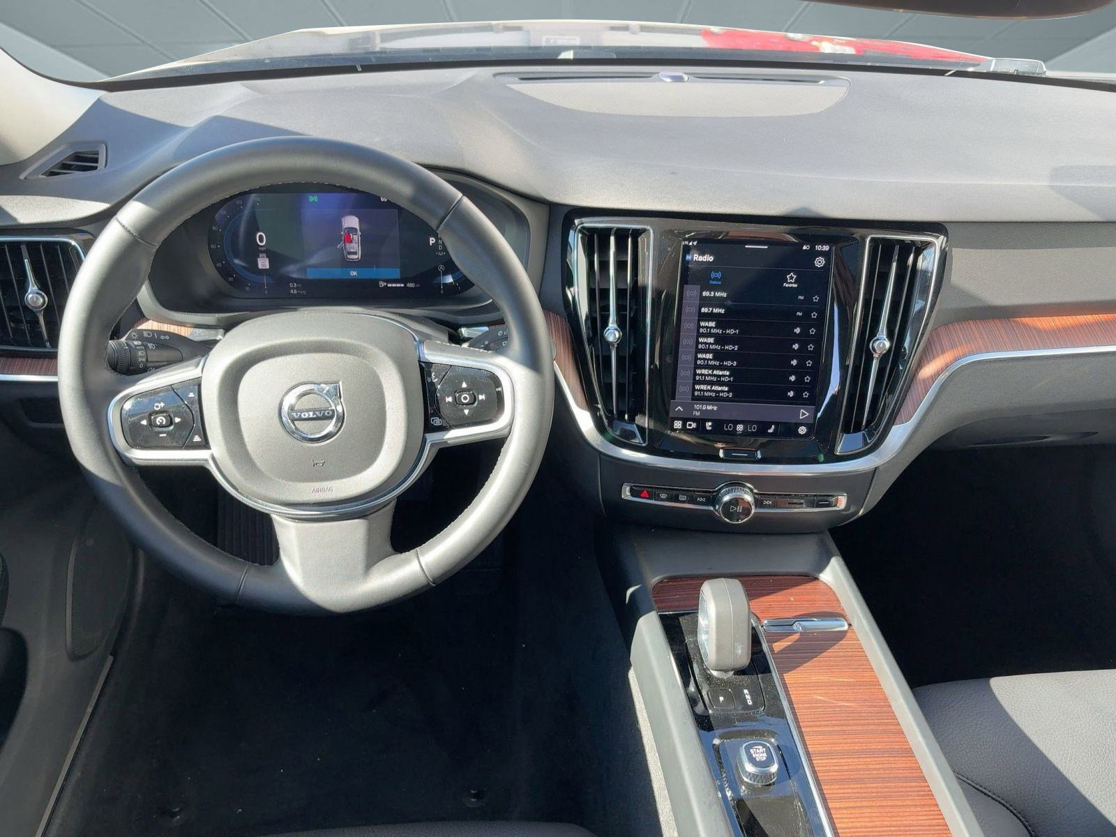 Certified 2025 Volvo V60 B5 Cross Country Plus image 27