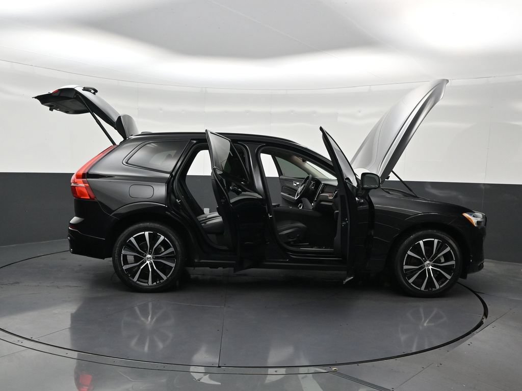 Certified 2024 Volvo XC60 B5 Plus AWD/4WD image 32