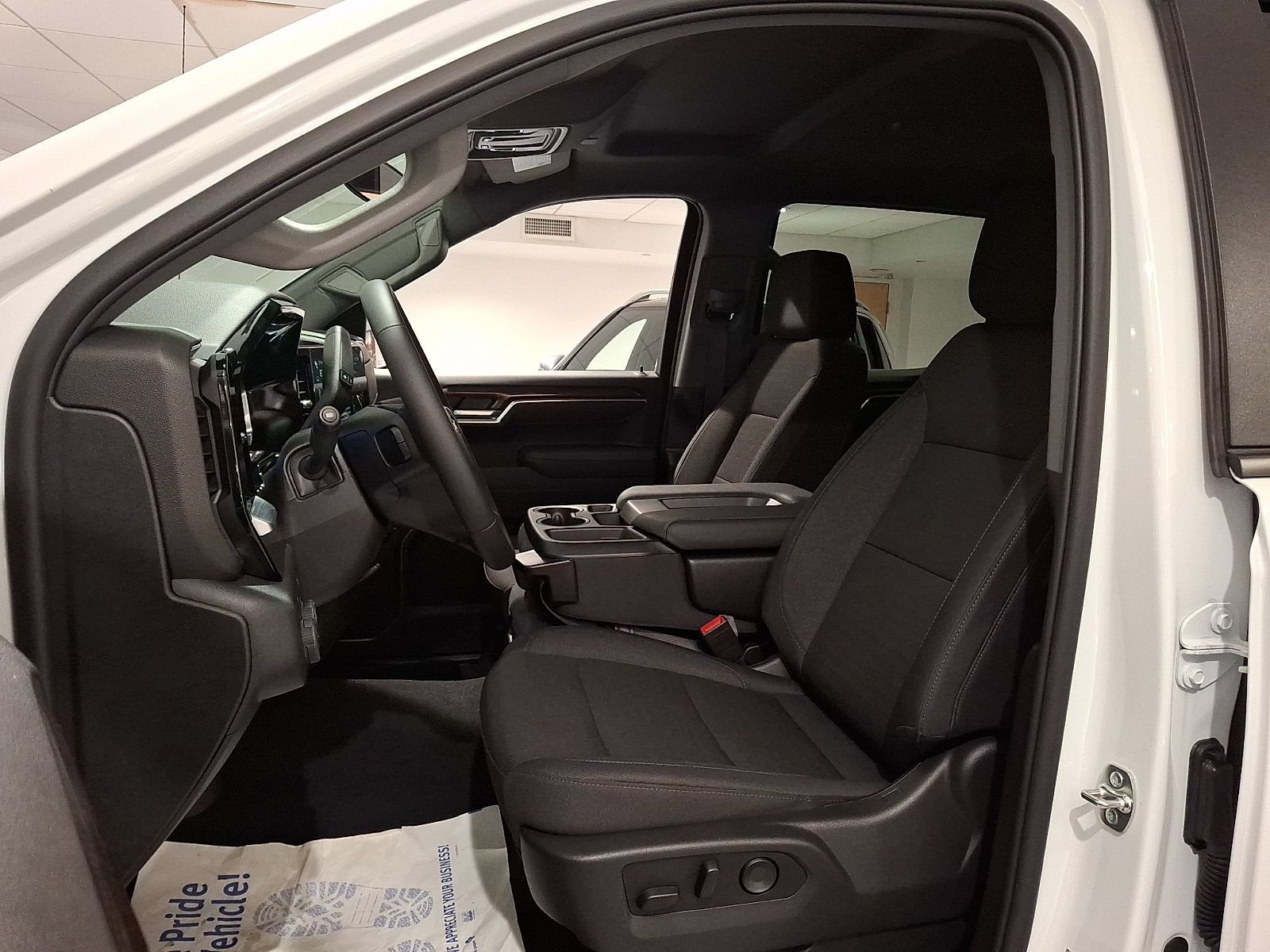 Certified 2026 Chevrolet Silverado 1500 LT AWD/4WD image 13