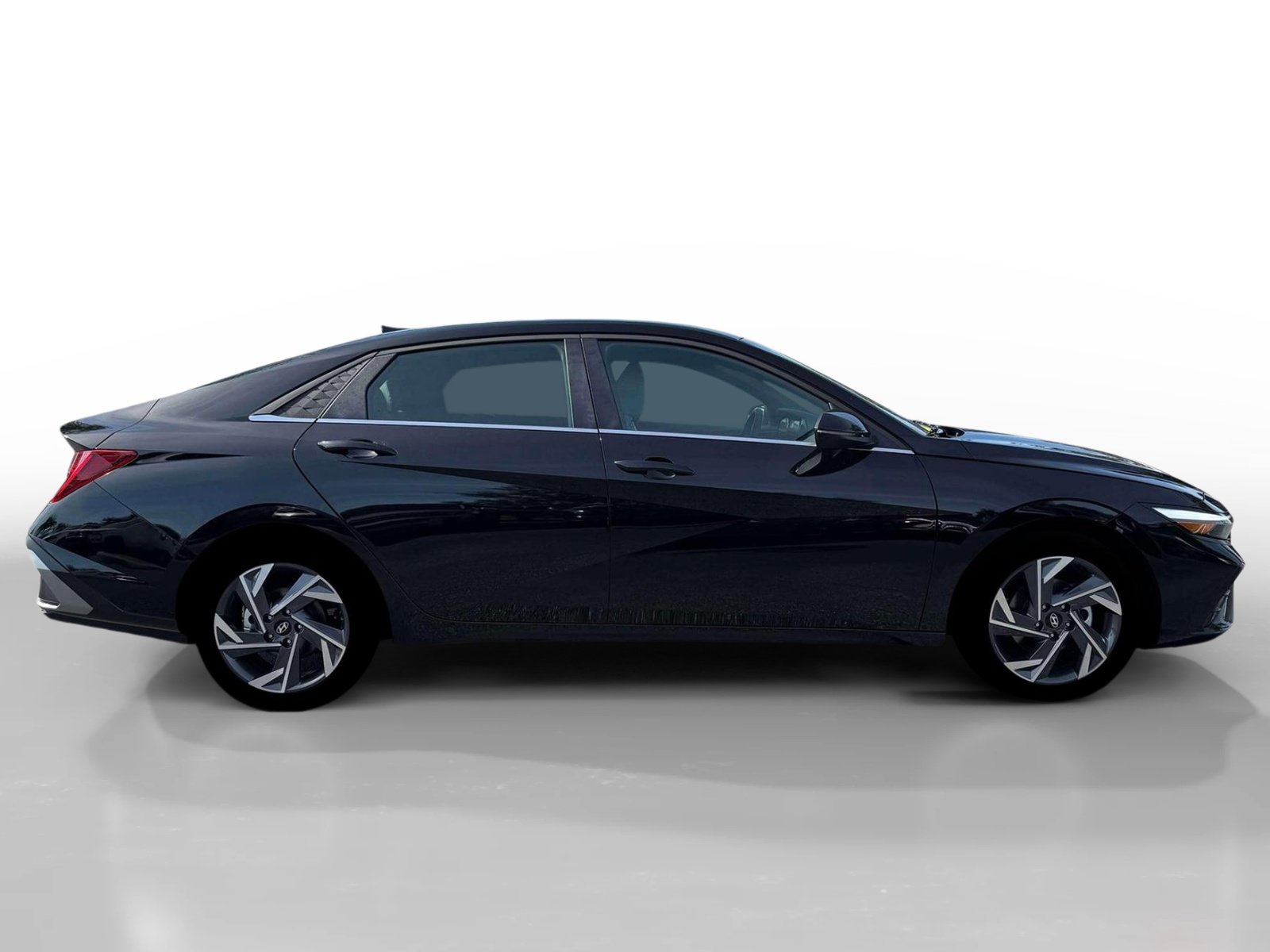 New 2026 Hyundai Elantra Limited FWD image 9