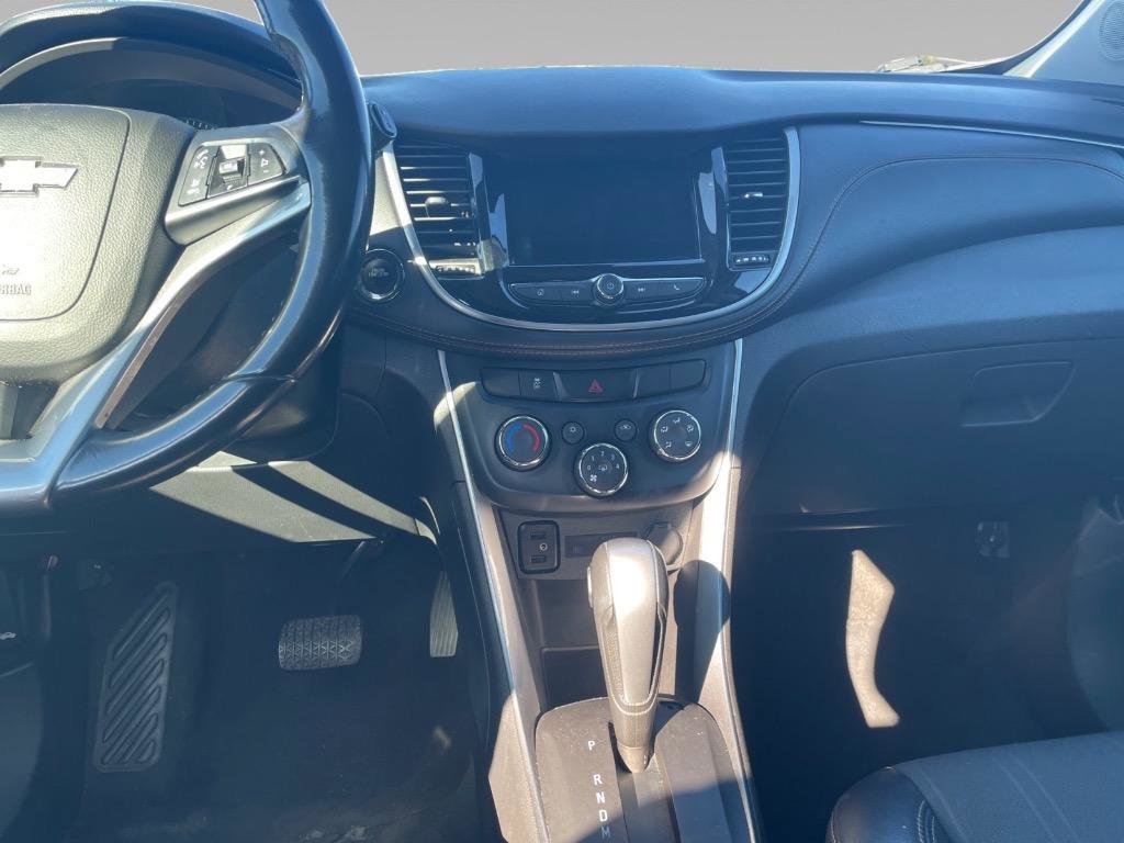 Used 2019 Chevrolet Trax LT w/ LT Convenience Package image 12