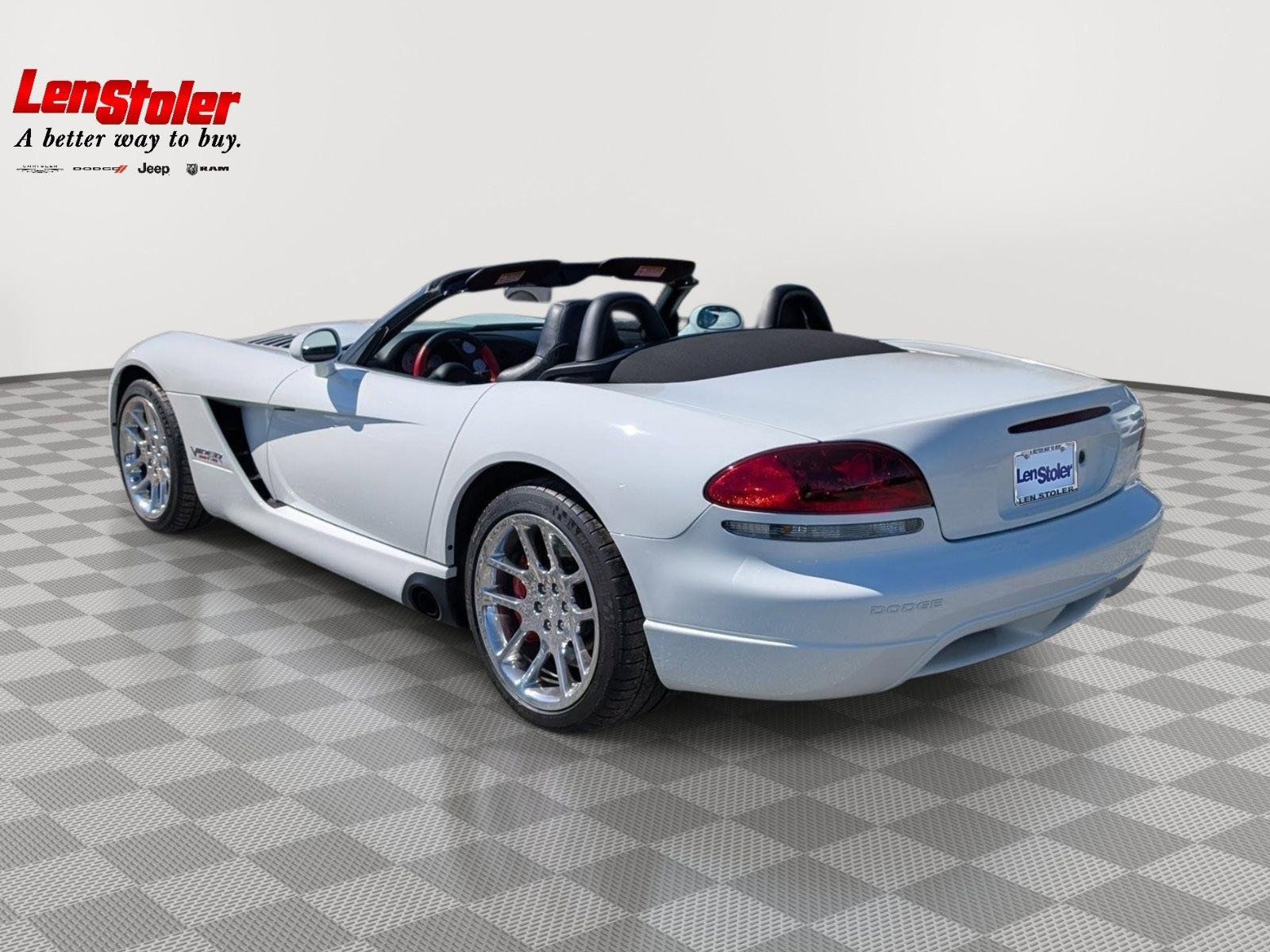 Used 2004 Dodge Viper SRT-10 image 3