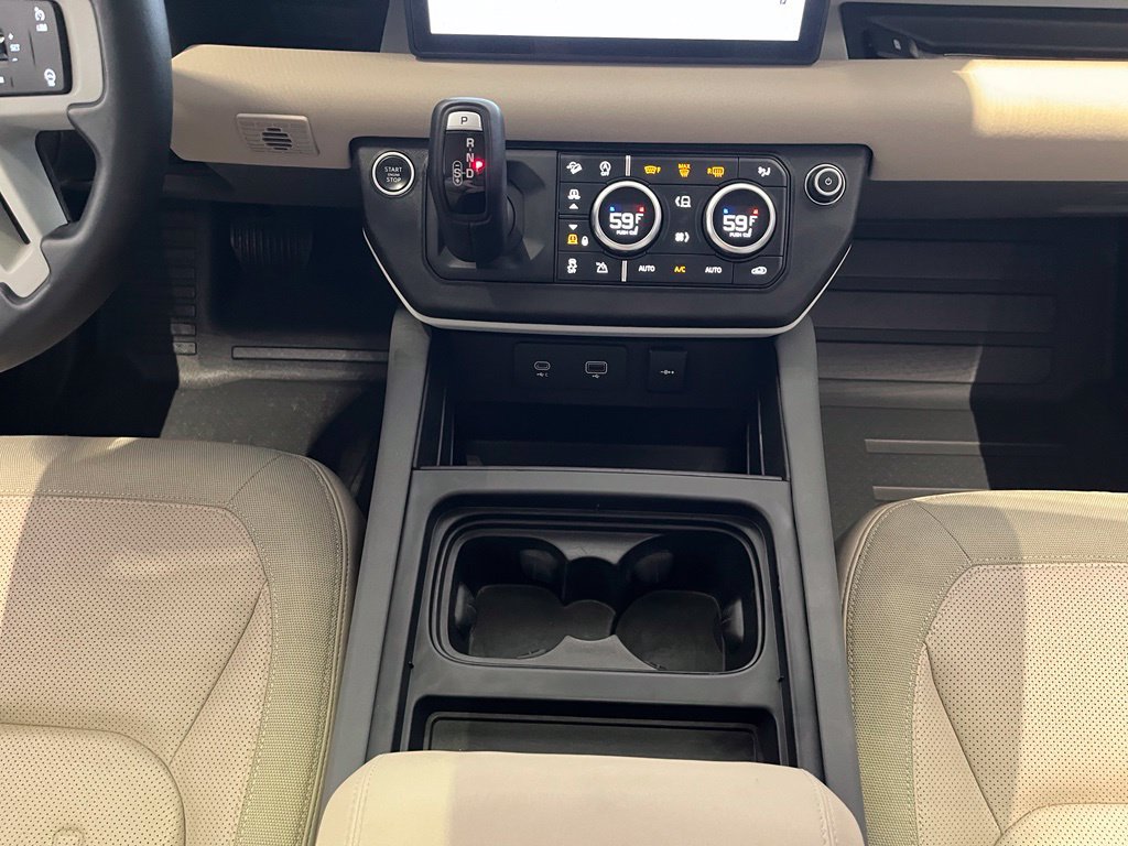 Certified 2020 Land Rover Defender 110 S AWD/4WD image 37