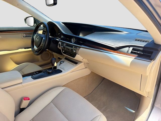 Used 2015 Lexus ES 350 w/ Premium Package FWD image 13