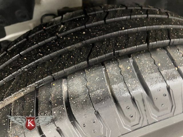 Used 2022 Nissan Rogue SV image 9