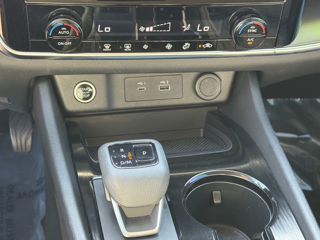 Used 2022 Nissan Rogue SV FWD image 29