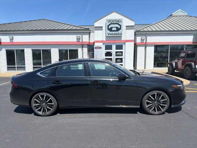 Used 2023 Honda Accord Touring image 11