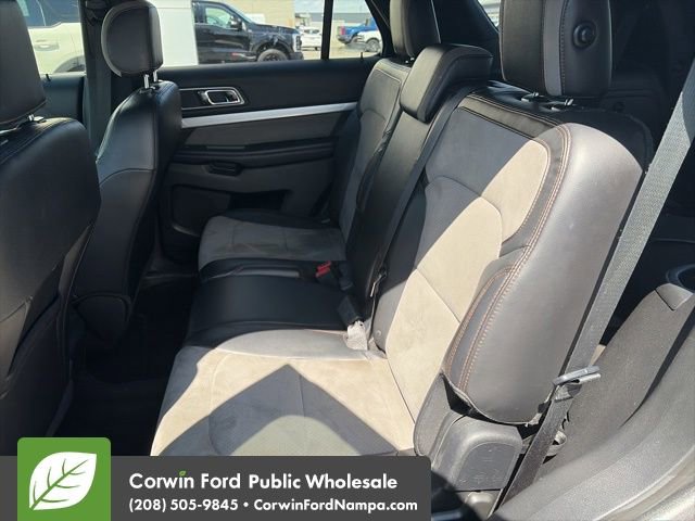 Used 2017 Ford Explorer XLT w/ Equipment Group 202A FWD image 14