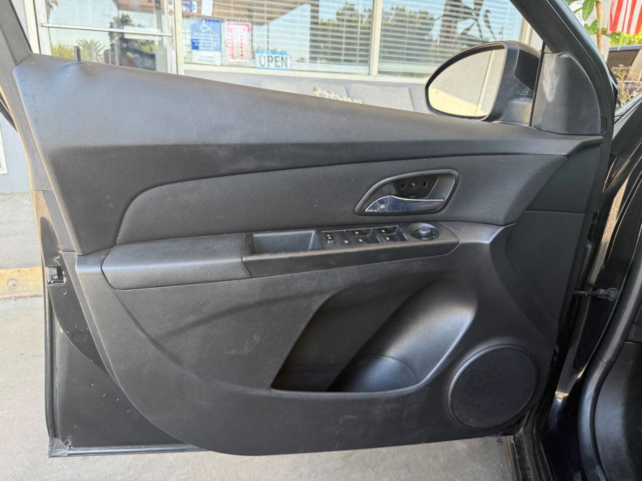 Used 2015 Chevrolet Cruze LT image 9