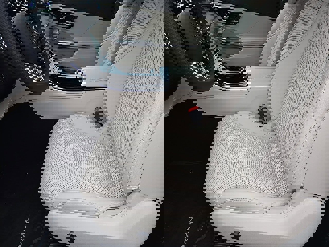 New 2026 Mercedes-Benz CLE 300 4MATIC Coupe image 14