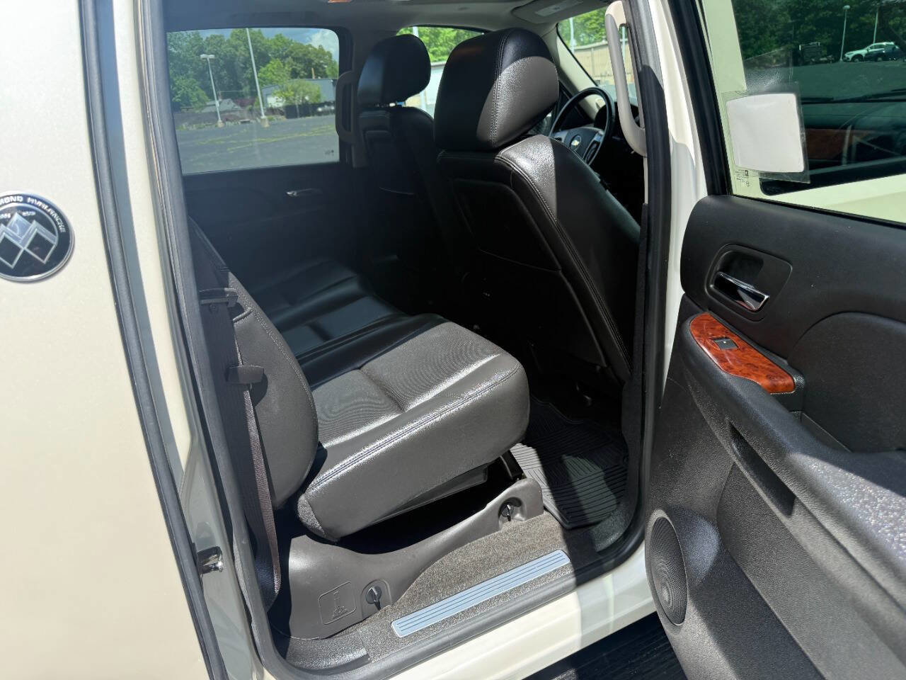 Used 2013 Chevrolet Avalanche LTZ AWD/4WD image 16