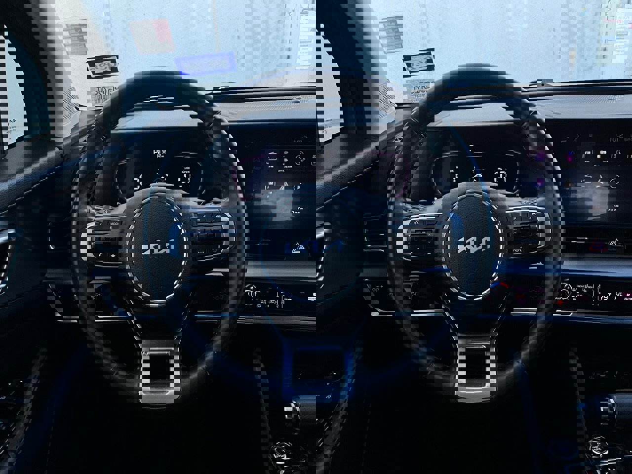 Used 2023 Kia Sportage EX image 35