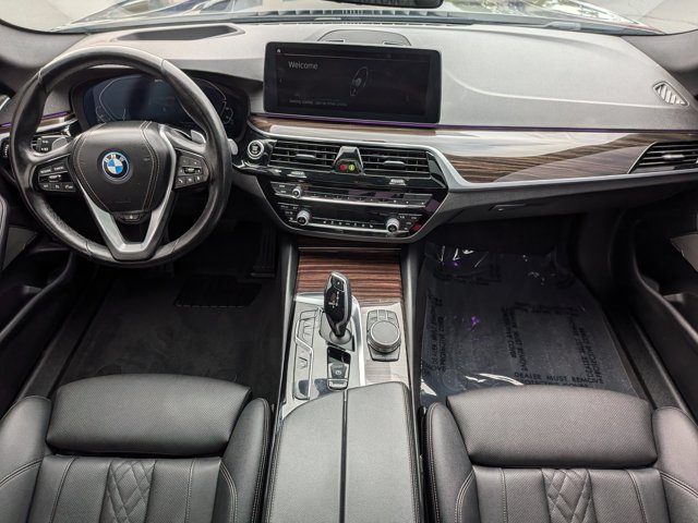 Used 2023 BMW 530e xDrive AWD/4WD image 16