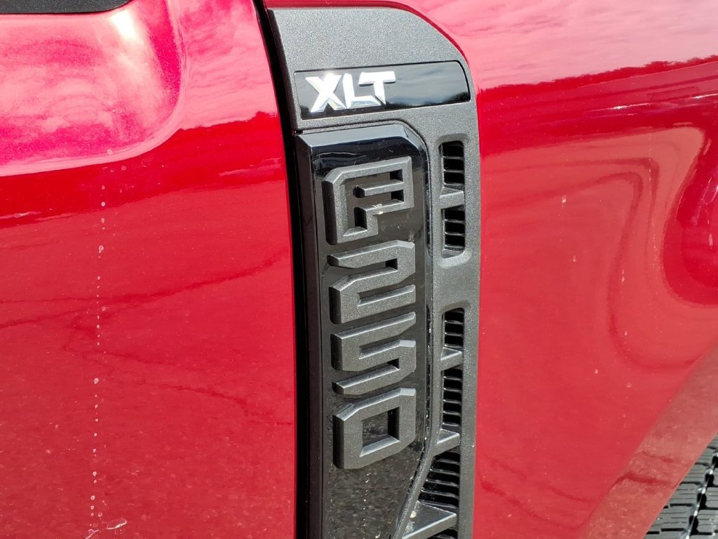 New 2026 Ford F250 XLT w/ XLT Premium Package AWD/4WD image 14