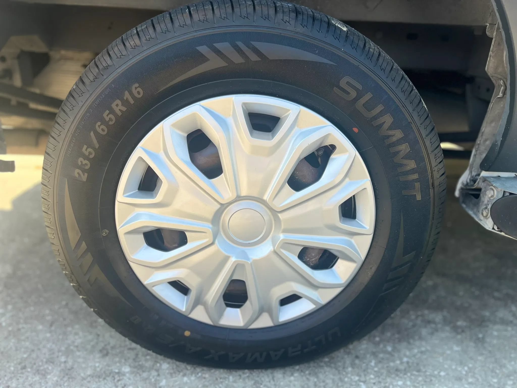 Used 2016 Ford Transit 250 130 Low Roof w/ Exterior Upgrade Package RWD image 8