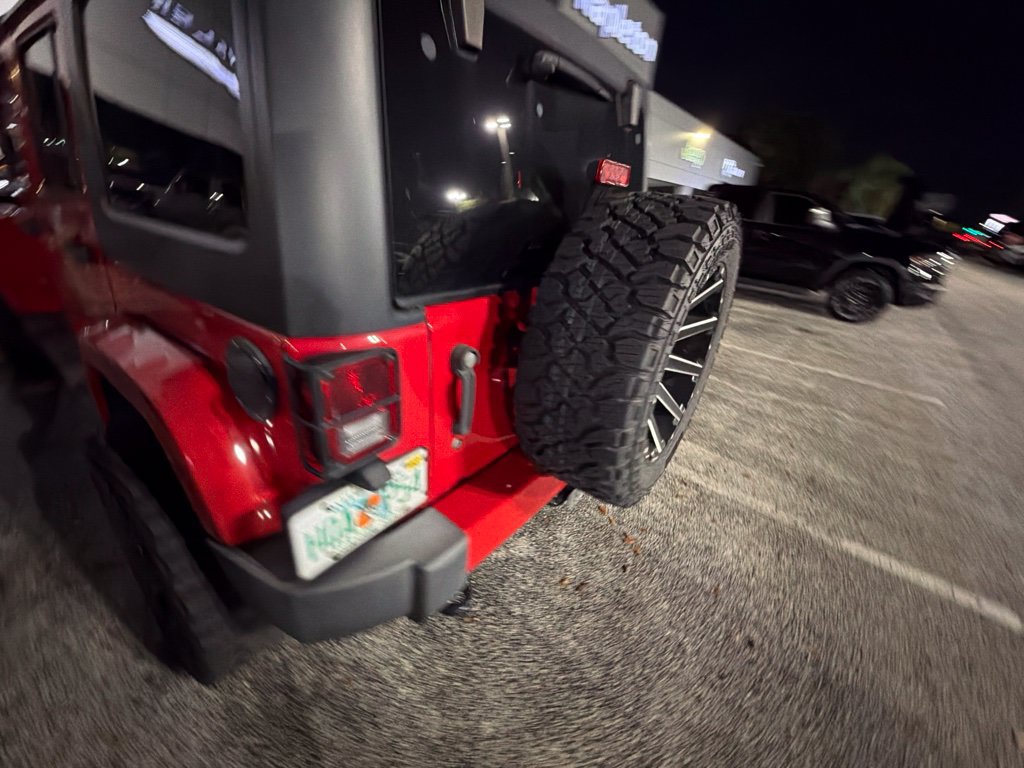 Used 2017 Jeep Wrangler Unlimited Sahara w/ Connectivity Group AWD/4WD image 23