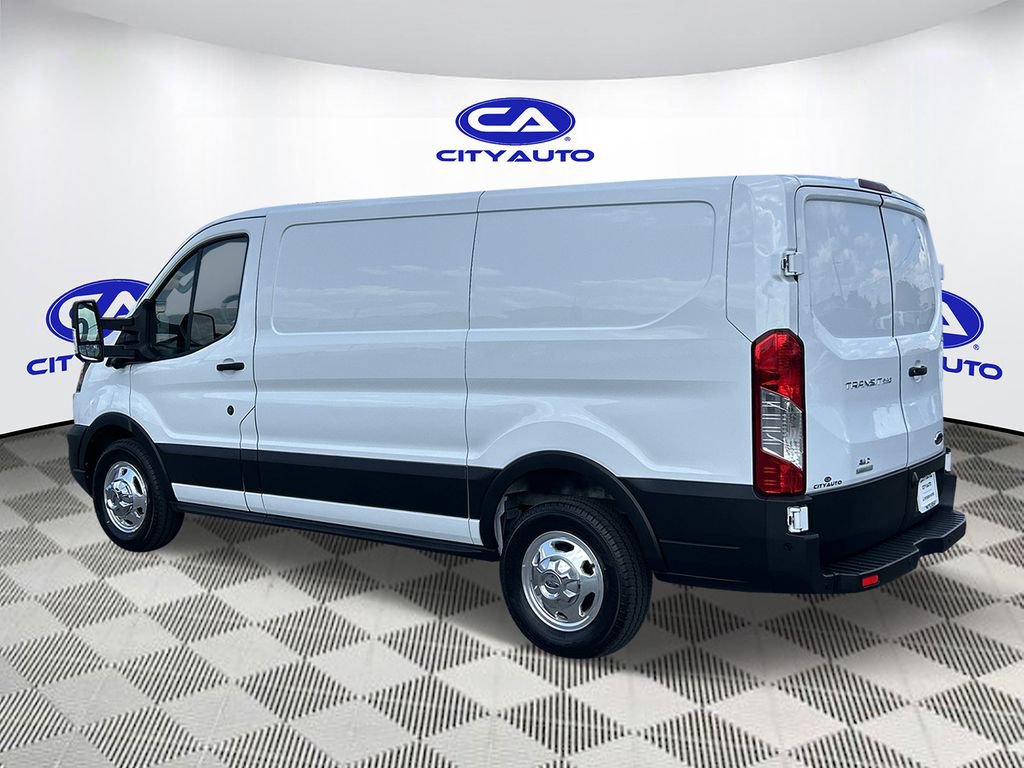 Used 2022 Ford Transit 250 Low Roof AWD image 7