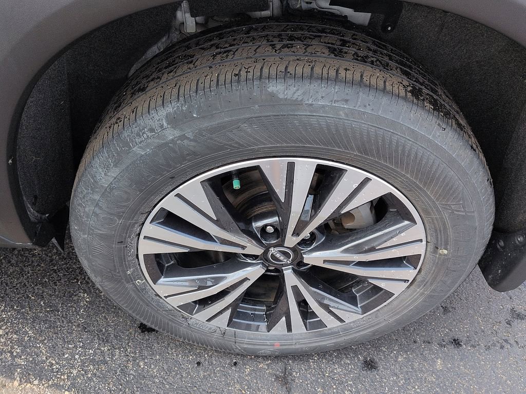 Used 2023 Nissan Rogue SV image 10