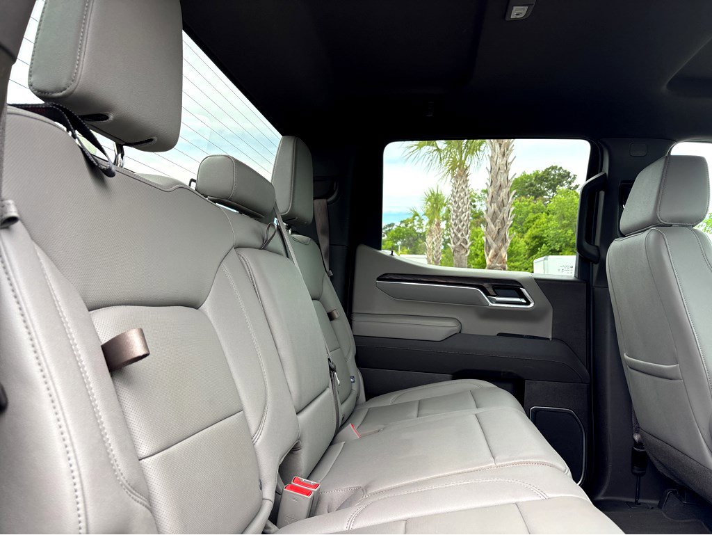 Certified 2025 GMC Sierra 1500 SLT RWD image 11