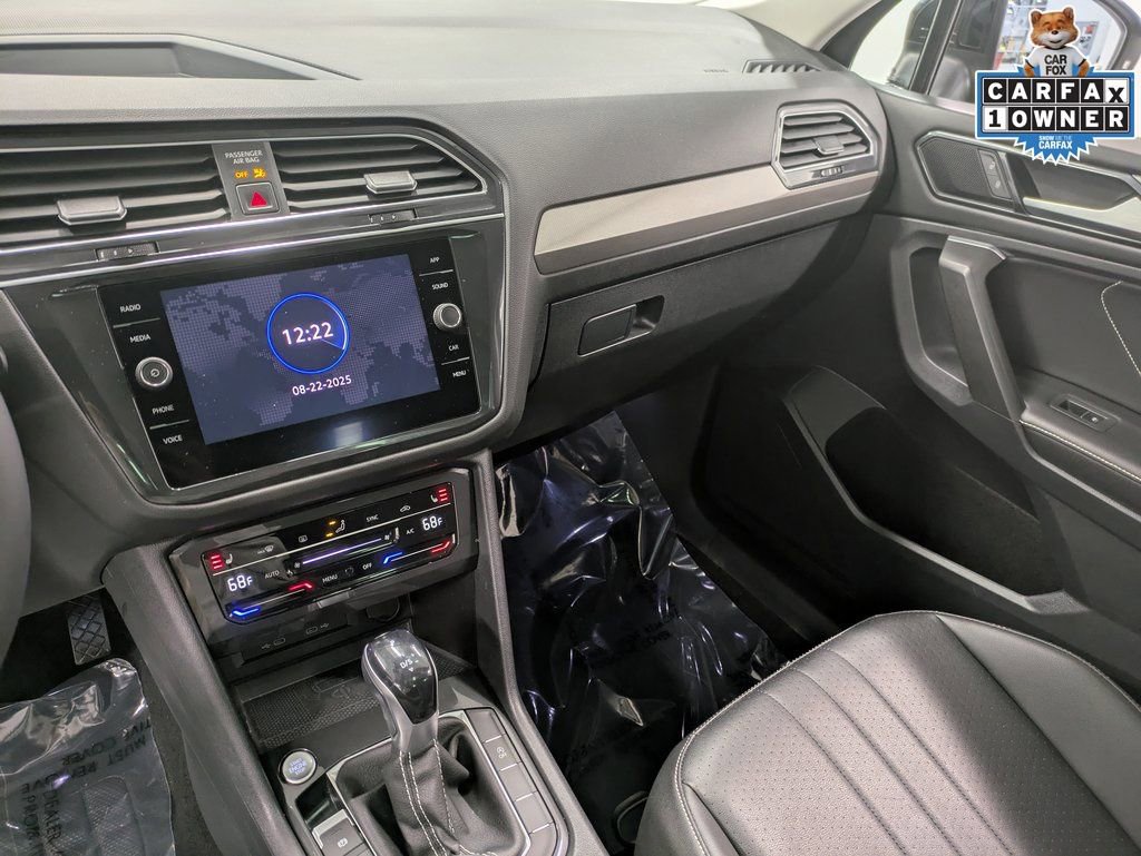 Used 2022 Volkswagen Tiguan SE w/ Panoramic Sunroof Package AWD/4WD image 13
