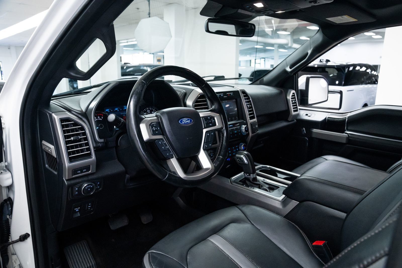 Used 2018 Ford F150 Platinum w/ FX4 Off-Road Package image 18